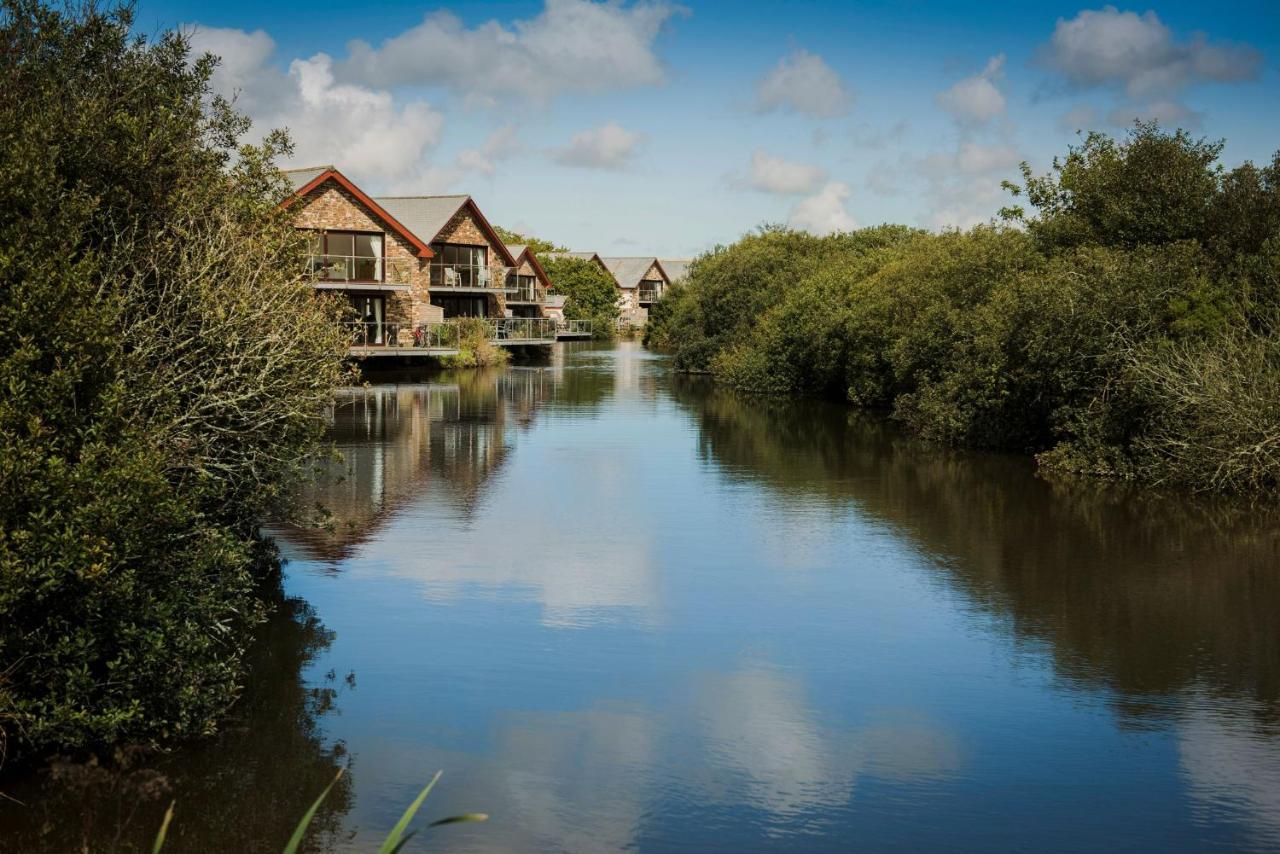 Kingfisher Hot Tub & Log Burner House On Premium Lakeside With Resort Facilities St Columb Major Eksteriør bilde