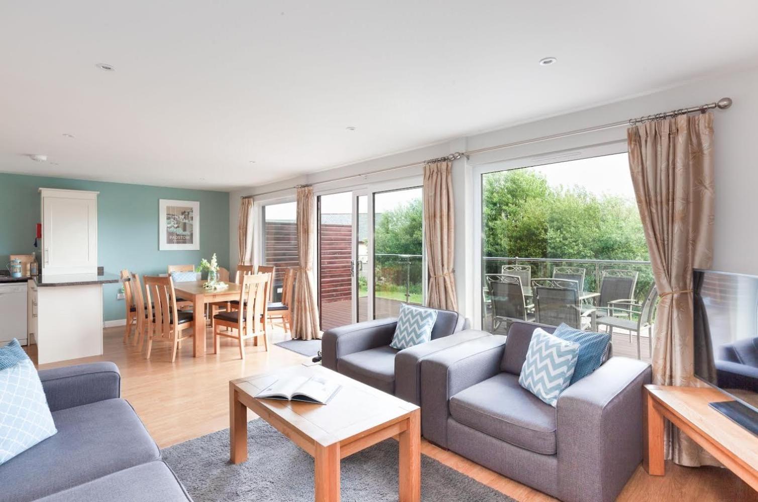Kingfisher Hot Tub & Log Burner House On Premium Lakeside With Resort Facilities St Columb Major Eksteriør bilde