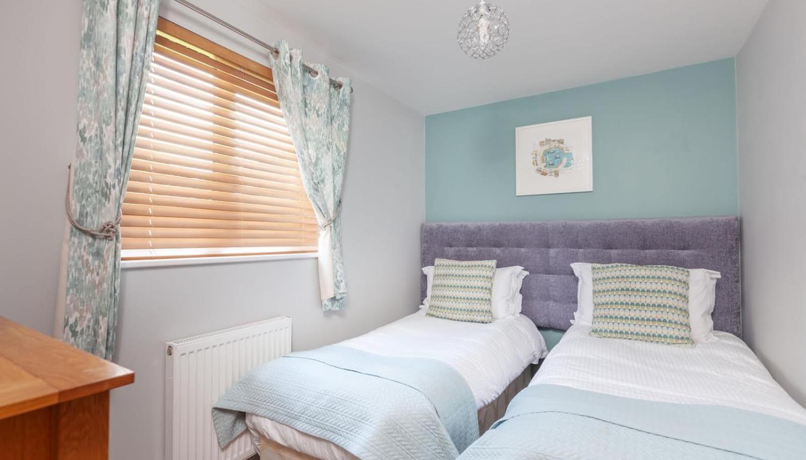 Kingfisher Hot Tub & Log Burner House On Premium Lakeside With Resort Facilities St Columb Major Eksteriør bilde
